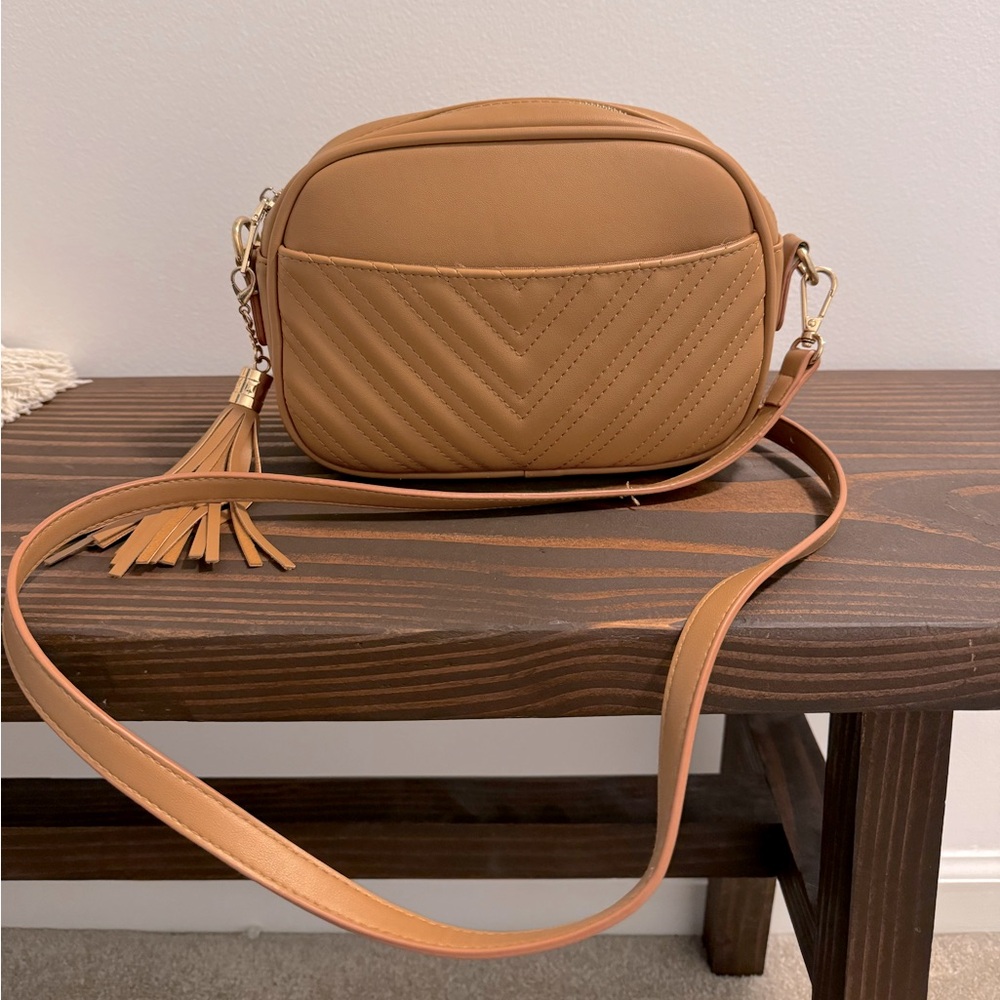 Amazon Lola Mae crossbody bag, like new